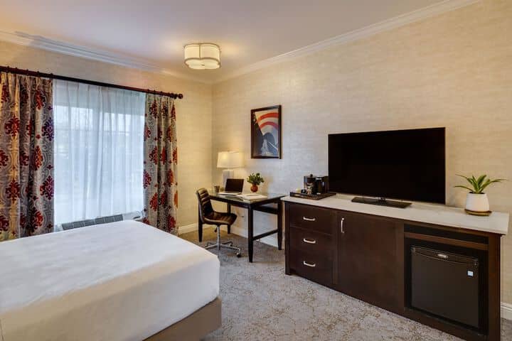 Room 20 of 77