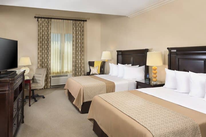 Room 5 of 32