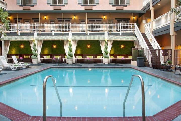Pool 42 of 77