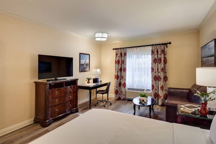 Room 19 of 77